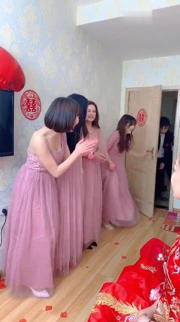 伴娘掀裙子 在线视频,太惊艳了! 第1张 伴娘掀裙子 在线视频,太惊艳了! 第1张