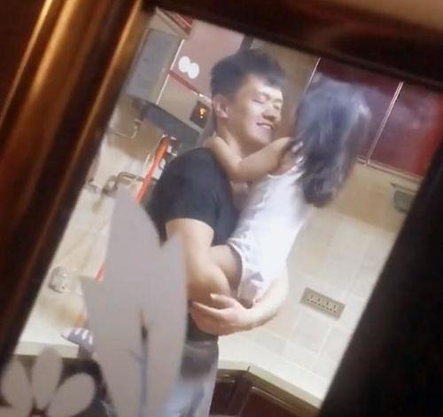 在线视频 浦东父女,共筑梦想，见证时代变迁  第2张